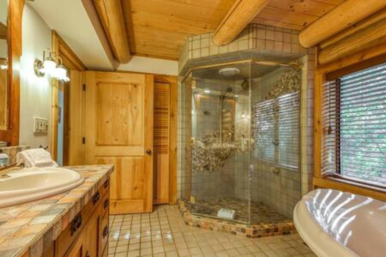 Eagles Nest - Natural Log Cabin With Guest House Idyllwild Exterior photo